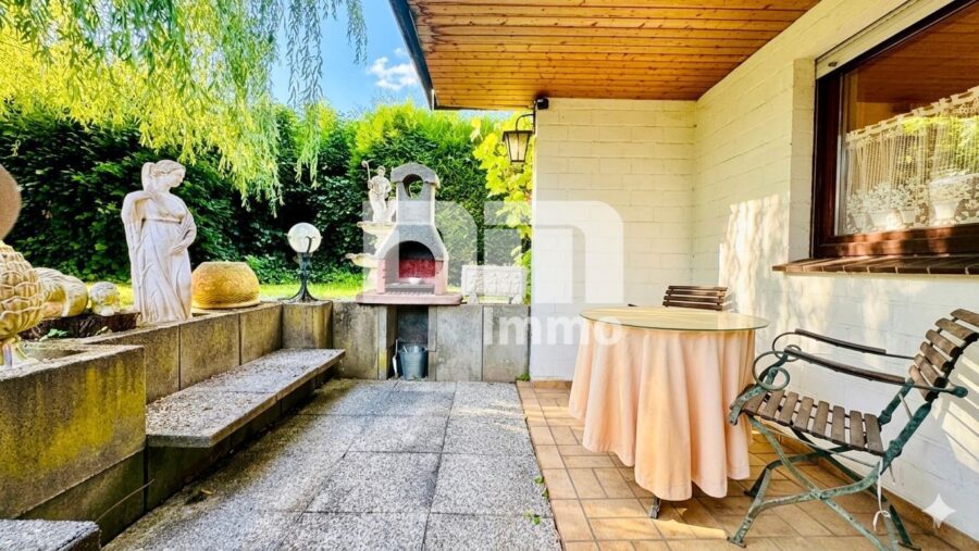 Großzügiges Einfamilienhaus in begehrter Lage mit Balkonen und Traumgarten + Terrasse - Souterrain Terrasse / Zugang Garten